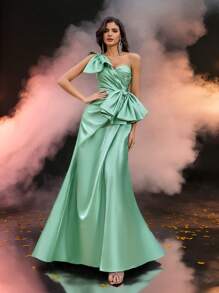 Glamrae فستان لموسم الربيع والصيف أنيق فاخر وأنيق ذو ظل أخضر براق بقماش الساتان ذو تصميم متباين في الرقبة بنسيج ثلاثي الأبعاد على شكل زهرة متجعّد مع ذيل مصغّر مائل وأشرطة خلفية مربوطة، مناسب لحفلات العشاء وعيد العروس والموعد وحفلة عيد الميلاد والعطلات والحفلات الرسمية والزفاف (طراز ثقيل)، لزوار حفل الزفاف