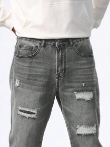Manfinity Homme Men's Pockets With Distressed Straight Leg Casual Jeans