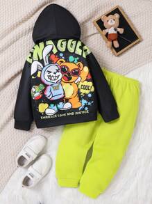 2 pièces Pulls à capuche essentiels adolescents décontractés, confortables, mode simple et pratique. Motif de graffiti de dessin animé doux et épais, idéal pour l'automne et l'hiver. Ensemble de t-shirt à capuche noir et pantalon de jogging pour jeunes garçons, adapté à l'école, aux voyages et aux sports.