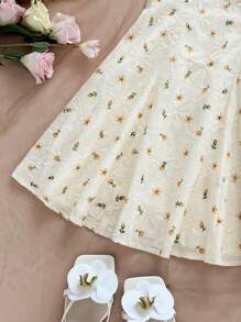 Soleia 女士度假浪漫刺绣网眼面料细肩带露背蝴蝶结腰部 A 字迷你连衣裙，适合派对、约会、下午茶、海滩、夏季服装