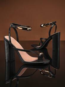 SHUZIA Sandali da donna con tacco a blocco e punta quadrata, con catena alla caviglia e anello per le dita dei piedi in oro - Scarpe da sera minimaliste per eventi e gale di resort - nero - Visualizzare 4