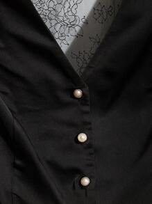 GlowEve CURVE 女士夏季蕾丝拼布珍珠纽扣V领系带优雅衬衫 - 黑色 - 查看 4