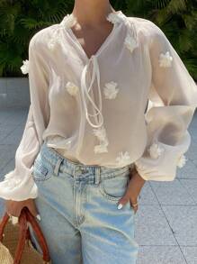 Livesso 全新夏季音乐节女式 V 领装饰透明网眼花朵装饰衬衫，秋季女装长袖上衣