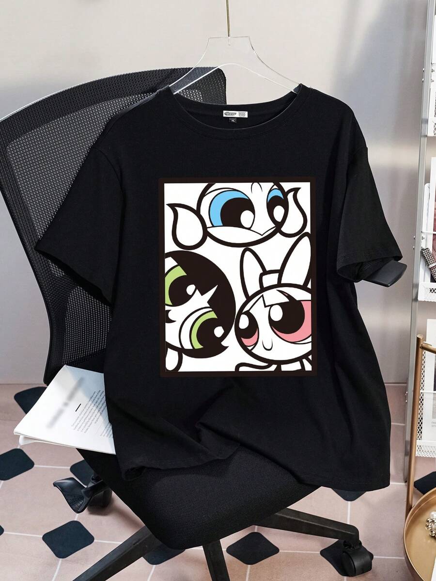 THE POWERPUFF GIRLS X SHEIN Plus Size Blossom, Bubbles, Buttercup Print Black Round Neck Short Sleeve T-Shirt Suitable For Going Out - Black - View 1