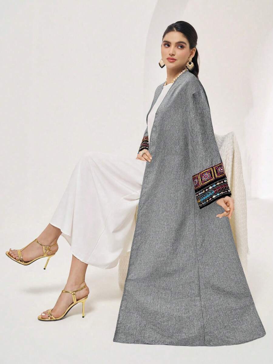 Al Najma 简约休闲弹力袖口女式长袍 - 灰色 - 查看 1