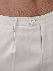 Manfinity Homme Pantalones cortos tipo bermuda casuales de talla grande para hombres, en color liso, con cierre de cremallera y bolsillos laterales inclinados, para el verano