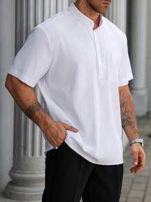 Manfinity Homme Camisa Casual de Manga Curta com Bolso e Cor Sólida, Plus Size, Verão