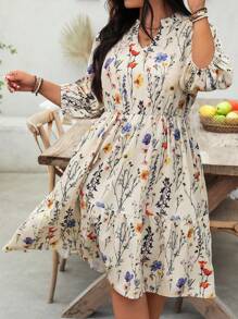 SHEIN CURVE+ 大码女式花卉印花V领宽松袖休闲连衣裙 - 彩色 - 查看 3