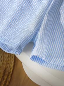 Set de 4 pantalones cortos de verano casuales y versátiles con textura de rayas para niños