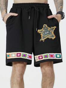 ROMWE MEN Prep Pantalones cortos deportivos con estampado floral, detalles de cinta y fuente con estrella de cinco puntas, estilo gótico, adecuado para uso diario en primavera/verano