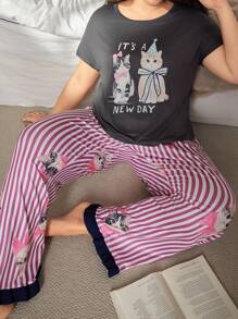 SHEIN Set de pijama de manga corta con cuello redondo y pantalones con estampado de gato de dibujos animados, talla grande