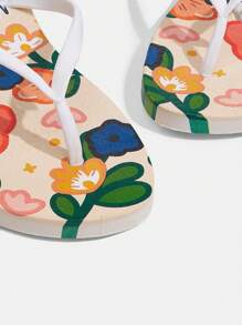 Grefit Women Thong Sandals, Beach Slippers, Colorful Flat Flip Flops Beach Thong Sandals, Slip-On Style, Lightweight & Comfortable, Non-Slip Suitable For Outdoor Walking, Street Fashion, Versatile Flat Slippers Indoor & Outdoor Wear Flip Flops Vacation Season Tropical Escape Florals - Yellow - View 3