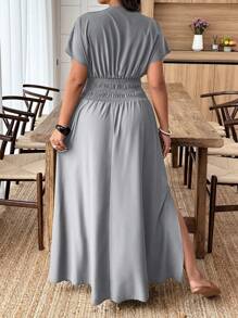 SHEIN Clasi 大码女式深褶皱收腰紧身连衣裙，纯色