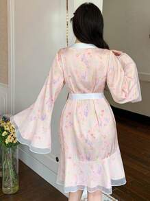 DAZY Bata de kimono con estampado floral, encaje y volantes en los bordes