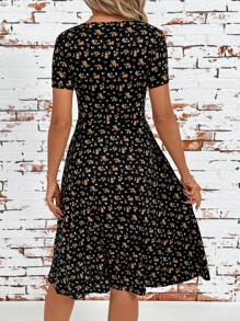 SHEIN Clasi Women's New Fashion Elegant V-Neck Ditsy Floral Pattern Buttoned Sun Dress Mid-Length, Short Sleeves, Suitable For Daily Commuting Work Outfit, Summer Mother's Day Dress,Bohemian Clothes