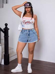 SHEIN ICON Plus Size Cross Embroidered High Waist Skinny Denim Shorts - Blue - View 3