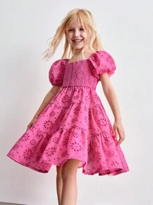 SHEIN Vestidos de verano casuales y lindos con mangas abullonadas y estampado en relieve para niñas jóvenes - Rosa - Ver 1