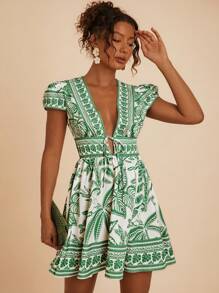 Travachic Spring/Summer Vacation Chiffon Floral Print V-Neck Short Sleeve Women Mini Dress, Vacation Style, Woven Graphic Printed, Casual Summer Vacation Outfits Woman, Bohemia Beach Vacation Outfits, Boho Chic, Country Concert Outfit, Holiday Festival Outfits, Beach Outfits For Woman, Summer Outfits For Women, Old Money Style Women, Graduation Outfit, Summer Sun Dress, Birthday Dresses For Women,Bohemian Clothes - Green - View 3