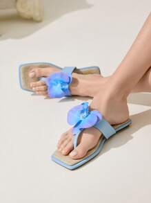 CUCCOO CHICEST Sandalias planas de mujer con puntera cerrada y estampado floral azul, con un estilo elegante y romántico para vacaciones, transpirables, con plantilla de lino suave y cómoda, azul, tipo chanclas, ideales para la playa y citas casuales - Celeste - Ver 4