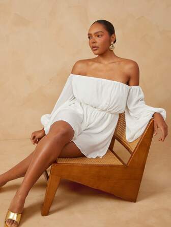 L'Amorae 女式加大码夏季优雅度假露肩喇叭袖褶皱连体衣