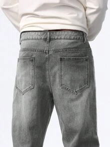 Manfinity Homme Men's Pockets With Distressed Straight Leg Casual Jeans