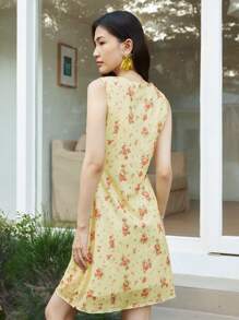 SHEIN LUNE Women's Vintage Ditsy Floral Daisy Print V-Neck Dress, Creamy Yellow, Summer - Multicolor - View 2