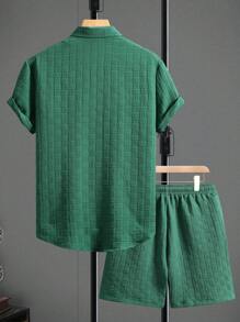 Manfinity RSRT 2 件男士休闲单排扣短袖衬衫和短裤套装男士度假男士衬衫套装男士 2 件套服装大码男士大码两件套男士两件套大码大码男士 2 件短裤套装 - 墨綠色 - 查看 2