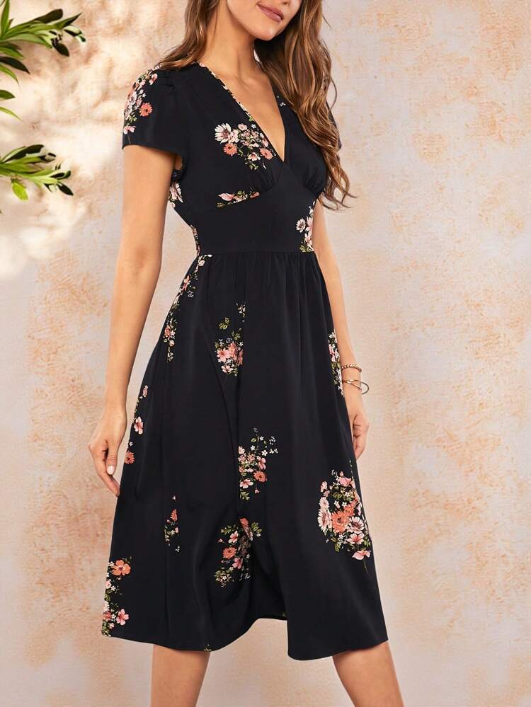 Floral Print V Neck Dress Spring/Summer Summer Outfit For Women Spring Clothes Women Elegant Dresses For Women Vacation Outfits Women Holiday Outfits Floral Dress Short-Sleeved Dress With Ruffled Sleeves, Tropical Plant Print, Abstract Pattern, Short Women's Dress, Elastic Knit, Spring/Summer Women's Wear. Women Vacation Dress Boho Dress Women Floral Summer Dress Summer Casual Dress Spanish Style