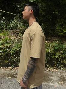 DAZY Letnia khaki outdoorowa minimalistyczna męska koszulka T-shirt - Kolor khaki - Zobacz 4