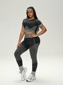Rhythm Era Plus Size Sports Suit - Short Sleeve T-Shirt And Sweatpants - Dark Grey - View 4