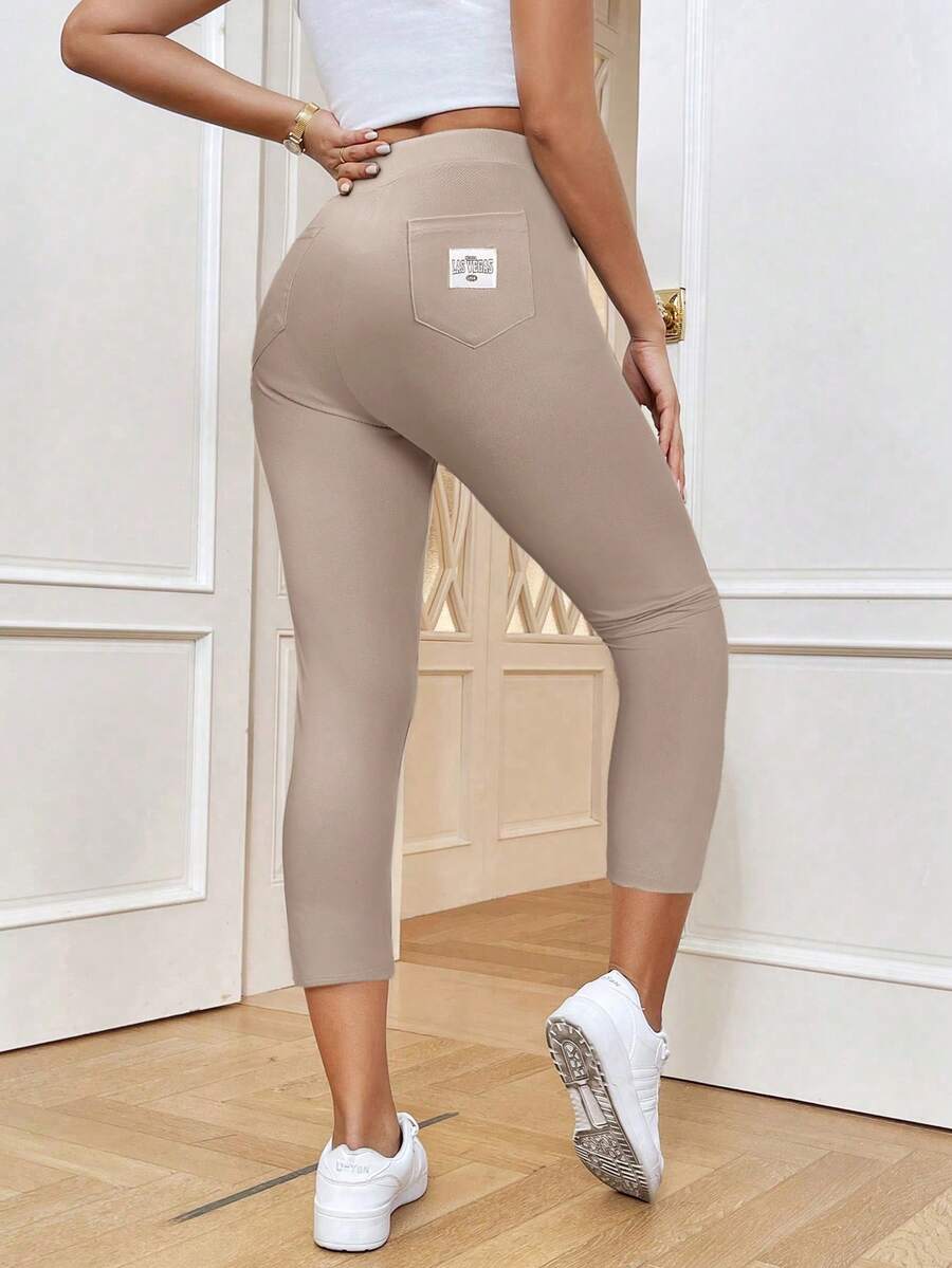SHEIN Essnce 女式休闲百搭后袋徽标修身七分裤 - 摩卡棕 - 查看 1