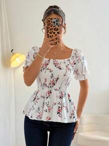 Chiquease Áo cánh hoa nhỏ xinh xắn cổ vuông tay bồng trễ vai xếp ly eo phong cách đồng quê thanh lịch - Màu be - Xem 6