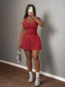 Slaydiva 2025 New Spring & Summer Casual Simple Basic U-Neck Racer Vest With Black Label & White Text, Pleated Skirt Including Shorts & Culottes, White Knit Fabric Women Mini Dress,Sundress,Summer Dresses For Women Red Dress Red Mini Dress Solid Color Dress Pleated Mini Dress
