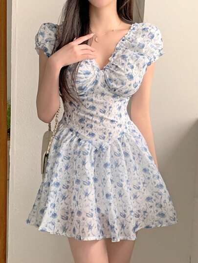 DAZY 女式V领收腰碎花短款伞裙