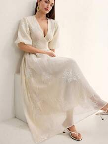 Revavyn Váy ngắn tay cổ chữ V thêu thanh lịch xuân/hè mới, màu mơ - Màu be - Xem 1