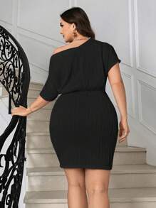 SHEIN Privé Plus Size Women Diagonal Shoulder Fitted French Lace Jacquard Textured Dress - Black - View 2