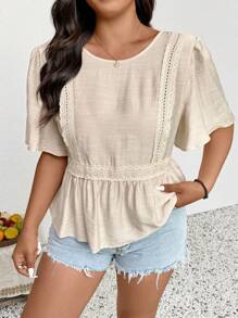 SHEIN Frenchy Blusa feminina plus size, gola redonda, renda, patchwork, laço nas costas, cor damasco, adequada para férias de primavera-verão e deslocamento diário, novidades da primavera-verão 2025 - Damasco - Ver 2
