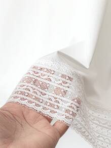 Calvaya 优雅大方休闲通勤女士加大码白色T恤，带刺绣蕾丝花边，圆领，短袖 - 白色 - 查看 7