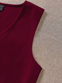 SHEIN EZwear 休闲纯色V领针织修身女式上衣背心 - 酒紅色 - 查看 3