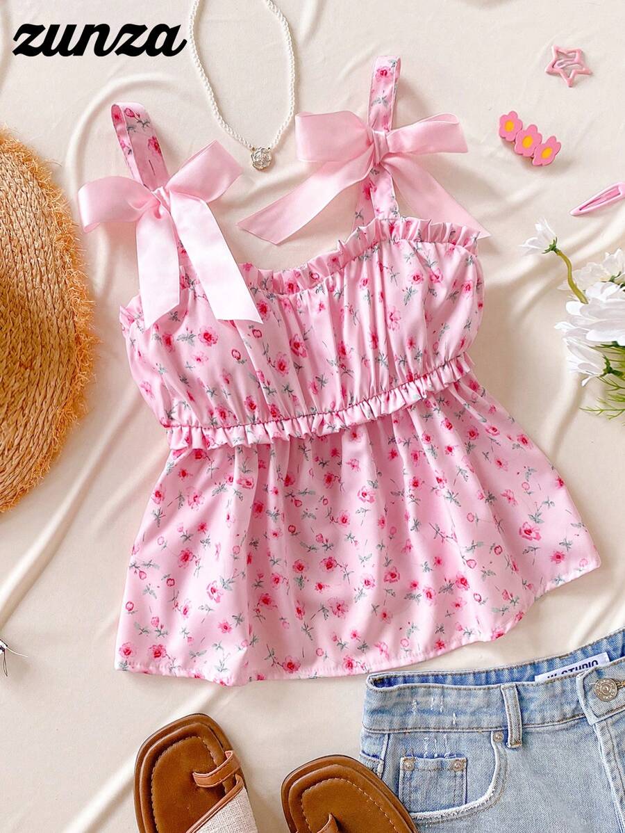 这款粉色优雅甜美公主风情人节印花露肩吊带上衣，采用粉色碎花设计，肩部饰有荷叶边和立体蝴蝶结，后背采用短款露背设计。适合日常穿着、度假、派对和其他场合。 - 粉色 - 查看 1