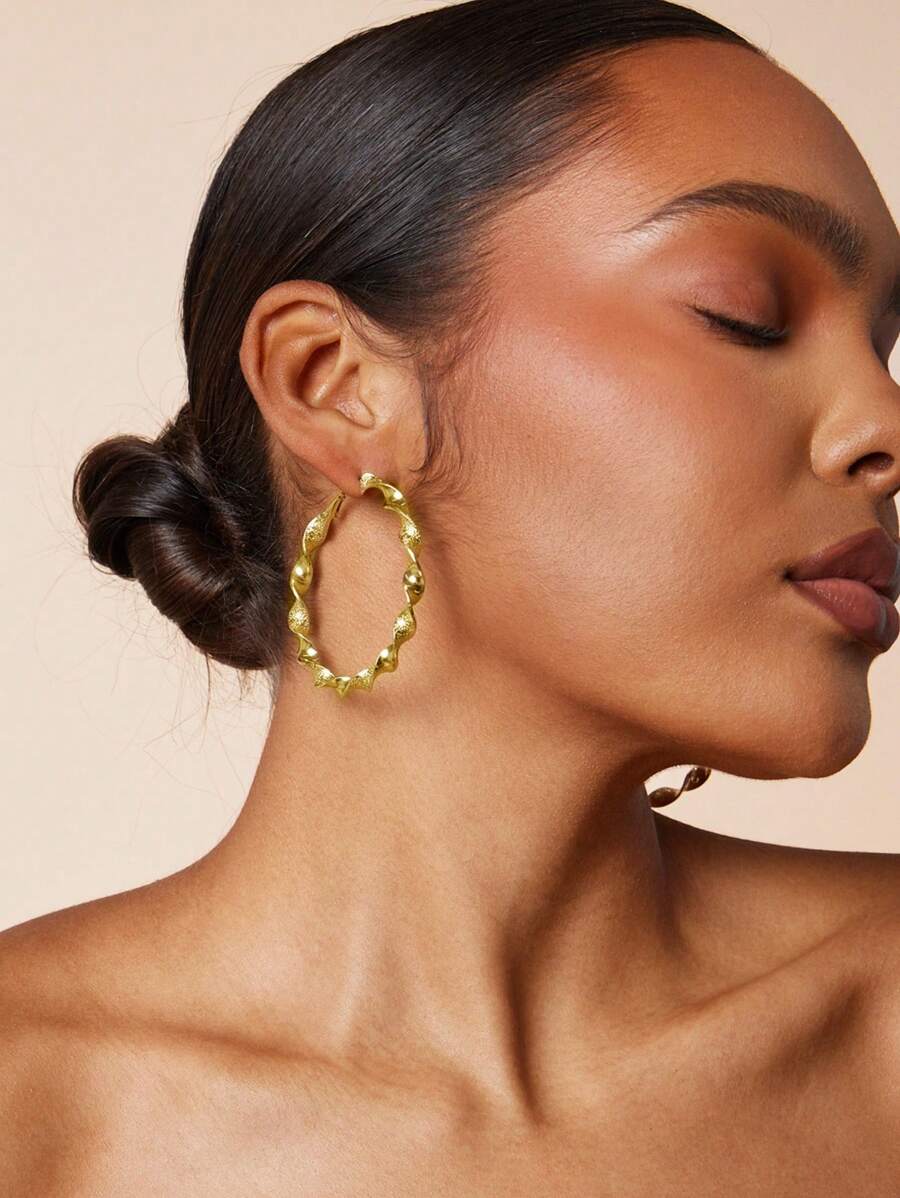1pair Minimalist Matte Spiral Hoop Earrings - Yellow Gold - View 1