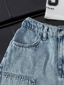 SHEIN سروال جينز كاجوال فضفاض بتصميم Y2k ذو قدم واسعة للأولاد المراهقين، بتصميم أزرق فاتح، ملابس أطفال مناسبة للبس اليومي وفصل الصيف والربيع