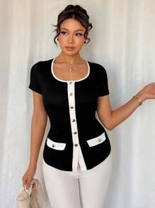 Islaluna Camiseta ajustada de manga corta para mujer con empalmado de color negro y blanco acanalado simple y pequeño