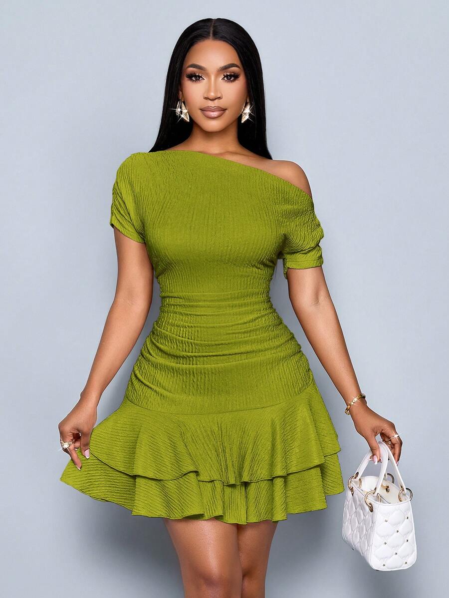 SOLERSUN 女士优雅派对日间杏色针织不对称领口长袖褶皱双褶迷你连衣裙 - 綠色 - 查看 1