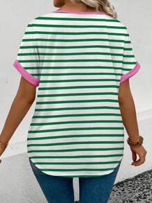 SHEIN EMERY ROSE CURVE Camiseta de manga corta con escote en V y estampado digital, a rayas y de colores, de talla grande para mujer, de estilo casual para primavera/verano