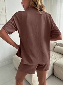 EURMUSE Conjunto feminino de camisola de cor sólida, camisa de manga curta e shorts - Castanho - Ver 2