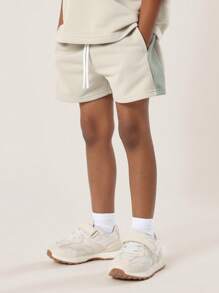 SUMWON Conjunto de camiseta de paneles acanalados y pantalones cortos premium para niños, ropa deportiva casual de verano y primavera, conjunto deportivo para vacaciones - Multicolor - Ver 4