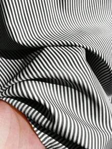 SHEIN LUNE 2件套女士夏季仿亚麻条纹开衫短裤套装，休闲度假风 - 黑與白 - 查看 3