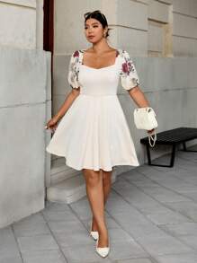 SHEIN Clasi Robe ligne A à encolure carrée française avec manches courtes, grande taille, patchwork brodé. Idéal pour le travail et les sorties - Nude - Voir 5
