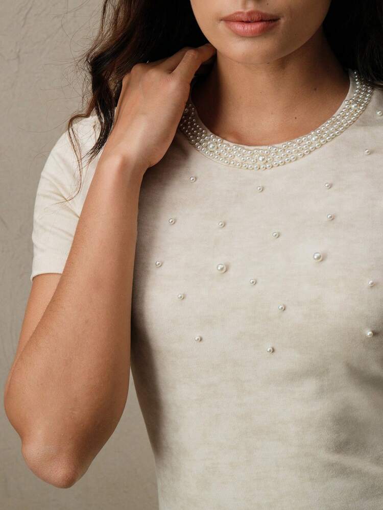 Modisches Damen T-Shirt mit kurzen Ärmeln und rundem Ausschnitt, besetzt mit Juwelen
